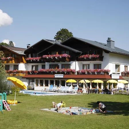Apartahotel Alpenbad 3*